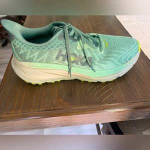 Hoka Challenger 7- Size 9.5- Green, yellow